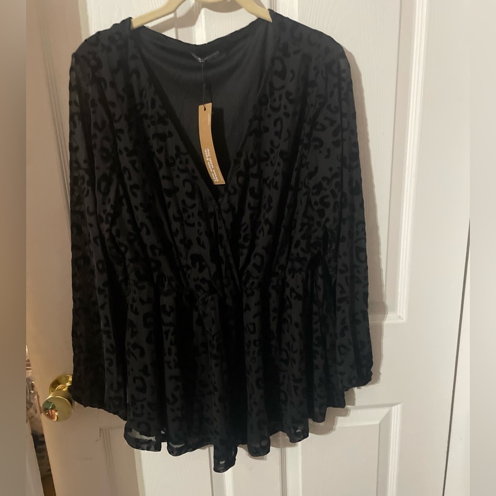 New Bloomchic Animal print velvet and sheet lining peplum style top size 1X 182 - Picture 5 of 5